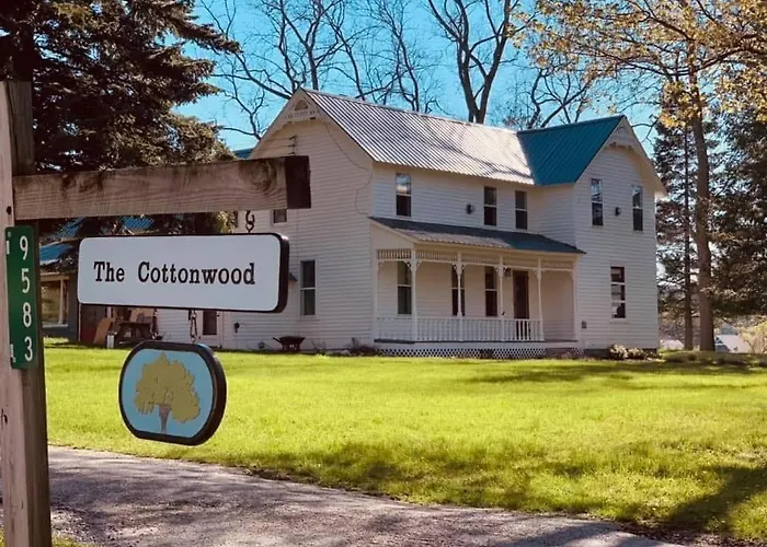 The Cottonwood Inn B&B