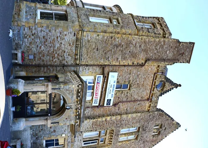 Highlands Hotel And Bar