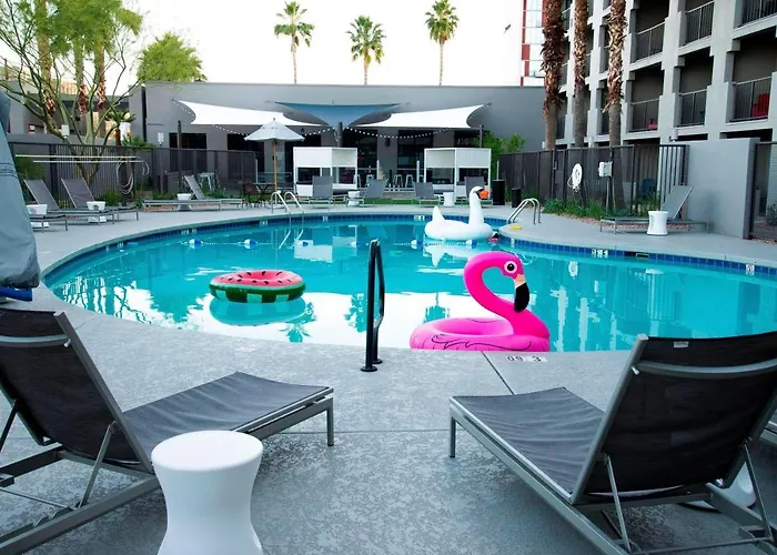 Moxy Phoenix /Asu Area