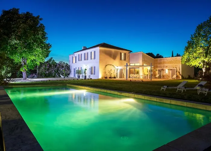 CHAMBRE ROMANTIQUE, JACUZZI et LIT D'EXCEPTION