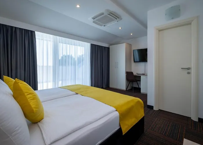 Hotel Bor Krk Town