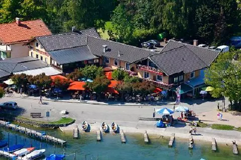 Sieben Zimmer Am