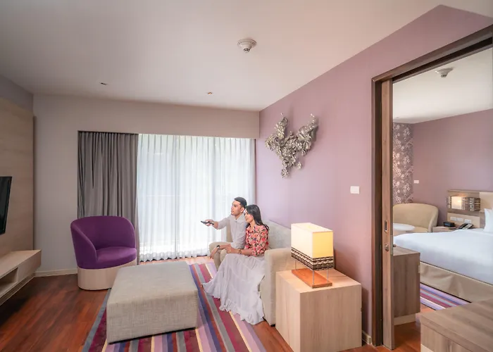 Holiday Inn Express Phuket Patong Beach Central By Ihg