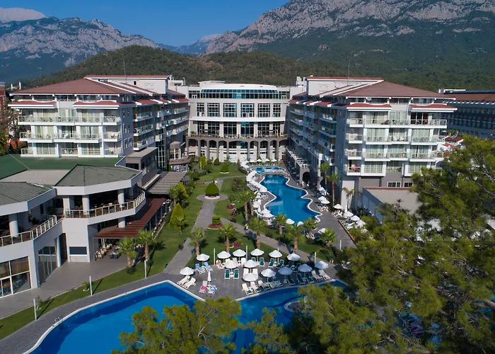 Akra Kemer