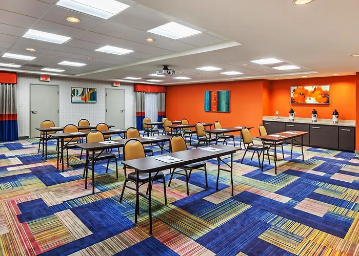 Holiday Inn Express & Suites Houston East By Ihg