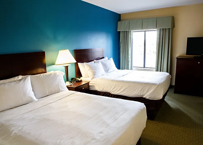 Holiday Inn Express & Suites Harrisburg West