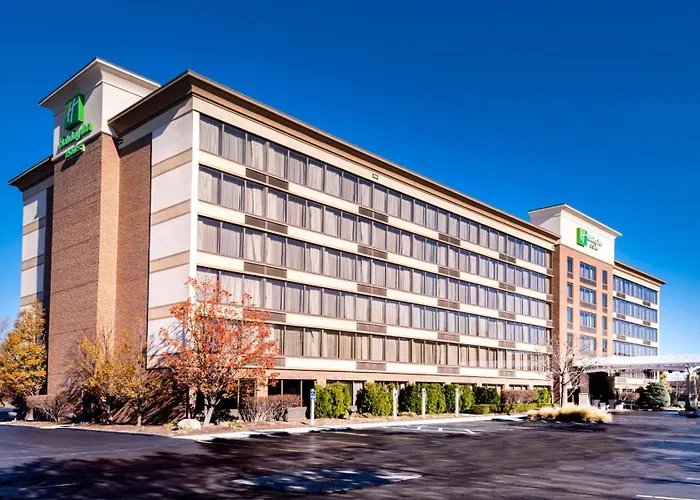 Holiday Inn & Suites Warren By Ihg