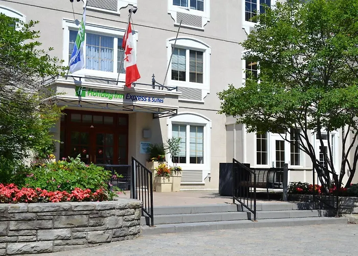 Holiday Inn Express & Suites Tremblant By Ihg Mont-Tremblant