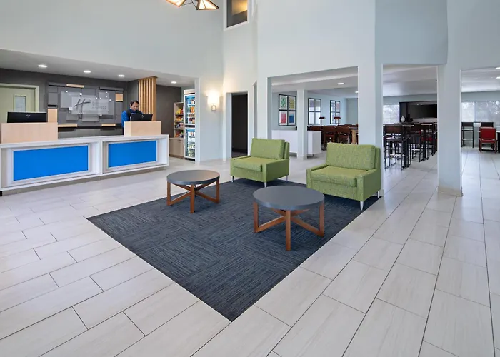 Holiday Inn Express & Suites By Ihg