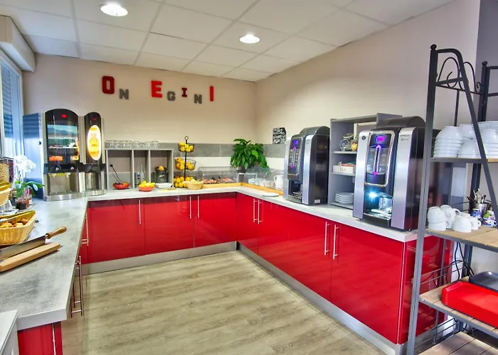 Adonis Hotel Bayonne