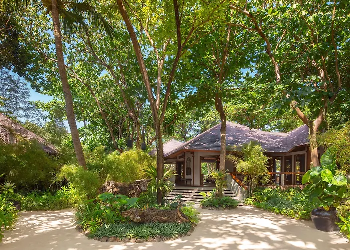Amanpulo Hotel Pamalican Island