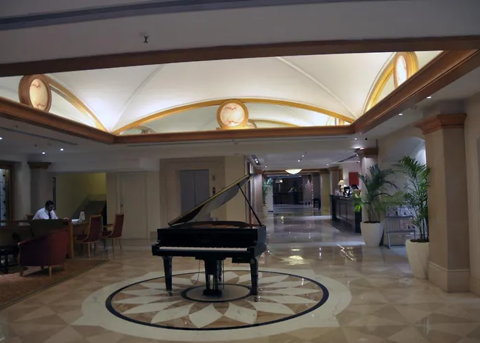 Ramada Plaza By Wyndham Palm Grove
