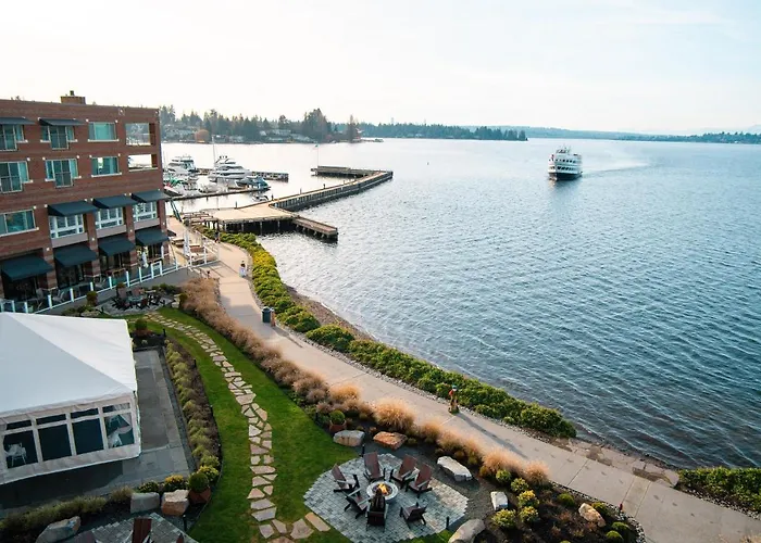 Woodmark & Still Spa On Lake Washington