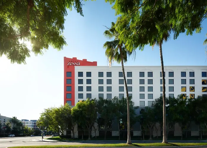 Hotel Zessa Orange County Airport, A Doubletree By Hilton