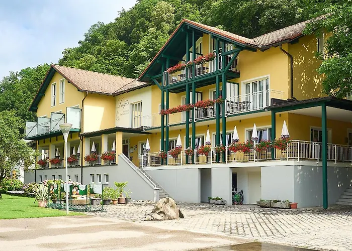 Gasthof-Pension Luger Wesenufer