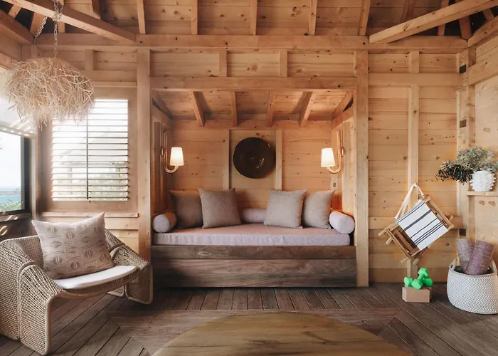 Lovango Resort And Beach Club