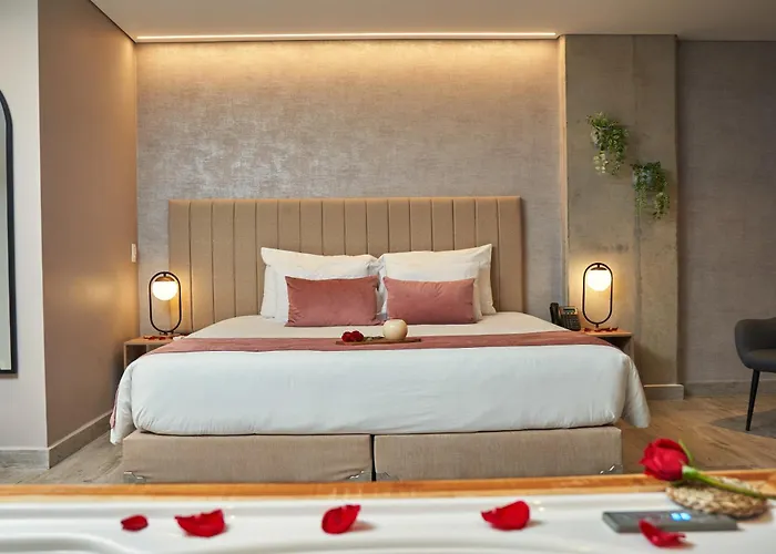 Eutopiq Hotel