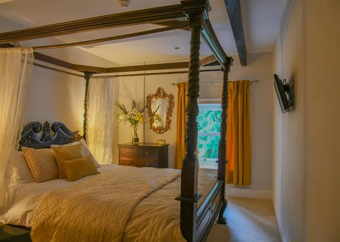 Lowbyer Manor Country House