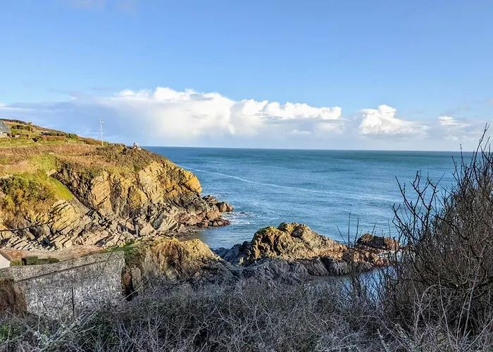 Cadgwith Cove Inn
