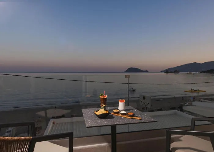 Horizon Apartments - Beachfront Luxury, By Zantewize
