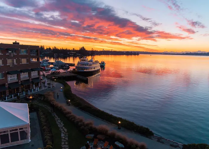 Woodmark & Still Spa On Lake Washington