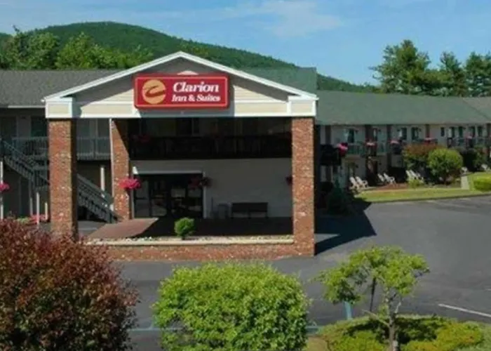 Clarion Inn & Suites At The Outlets Of Lake George