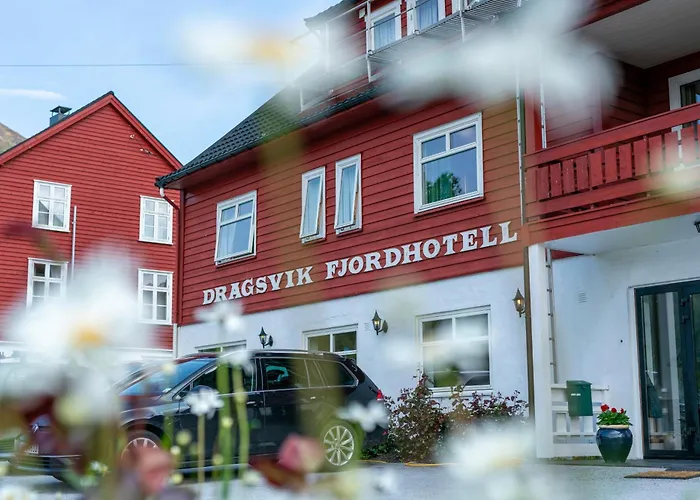 Dragsvik Fjordhotel (Adults Only)