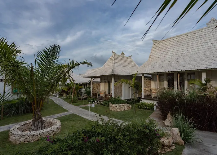 Paus Putih Hotel Nusa Lembongan 