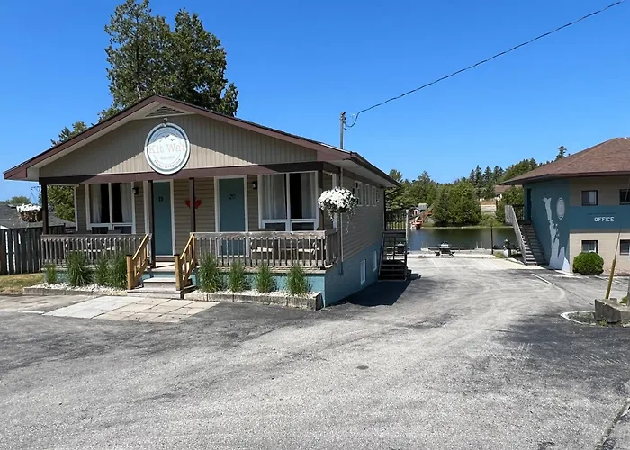 Kit Wat Motel & Marina Sauble Beach