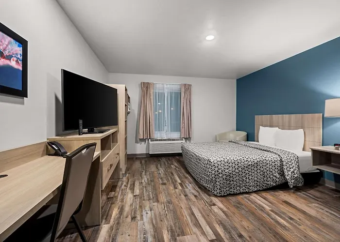Woodspring Suites Dearborn Detroit