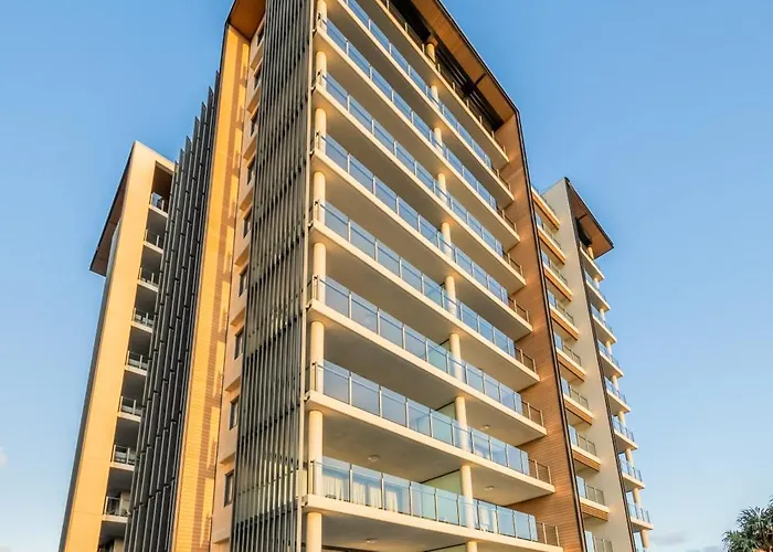 Oaks Redcliffe Mon Komo Suites