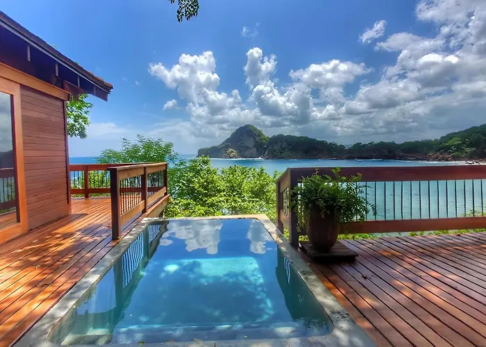 Aqua Oceanfront Resort