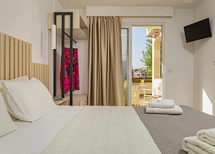 Theos Village Apartments Kato Daratso