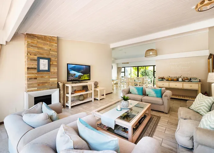 Admirals Lodge Guest House And Brightways Self Catering Apartments Port Elizabeth