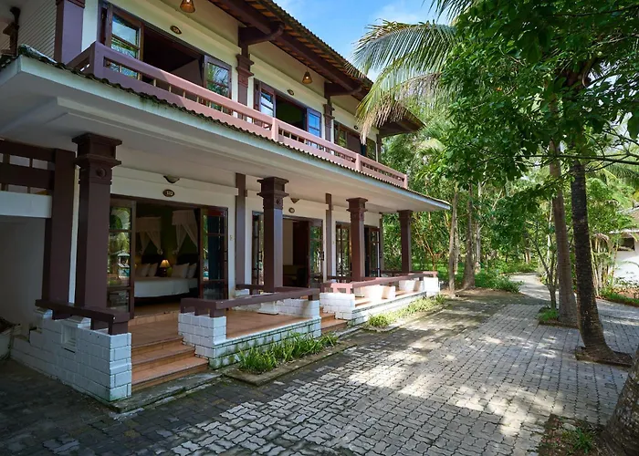 Lang Co Beach Resort