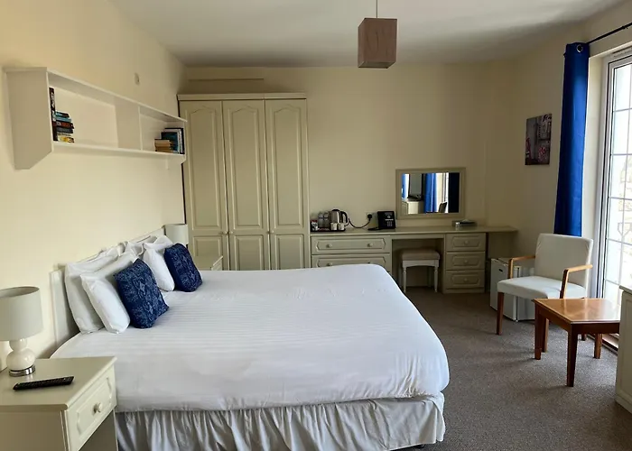 The Prince Of Wales Hotel St Ouen's