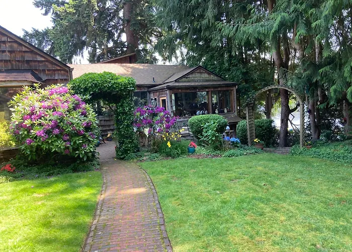Cottage Lake Bed And Breakfast