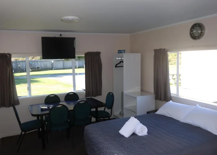 Pohara Beach Top 10 Holiday Park