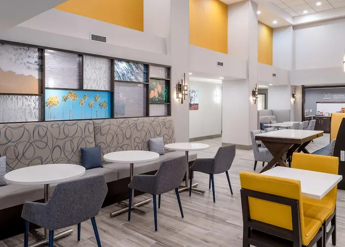 Hampton Inn & Suites Agoura Hills