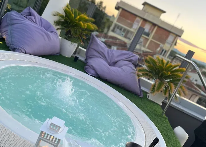 Q Hotel
