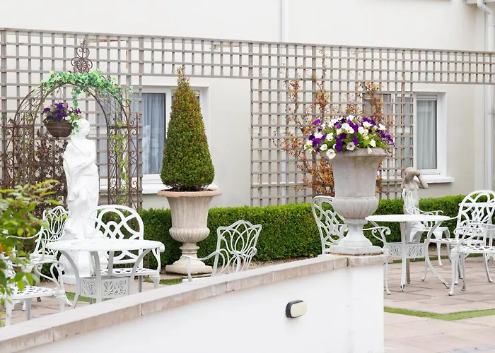Killarney Oaks Hotel