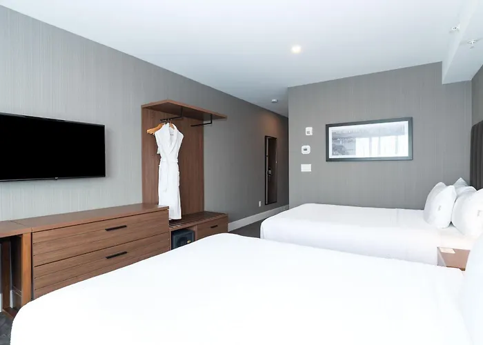 Sandman Signature Sherwood Park Hotel