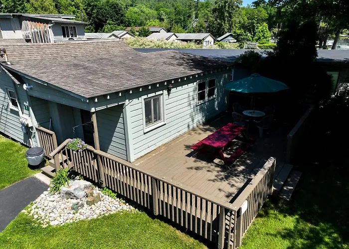 Diamond Cove Cottages, Cabins, &