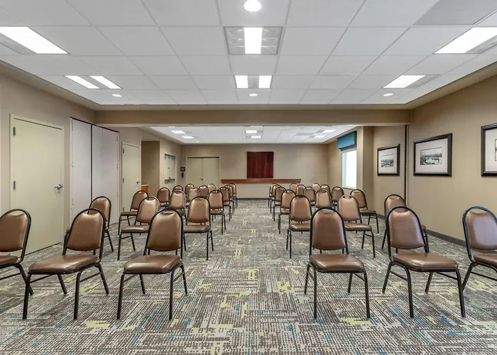 Hampton Inn & Suites Minneapolis St. Paul Airport - Mall Of America