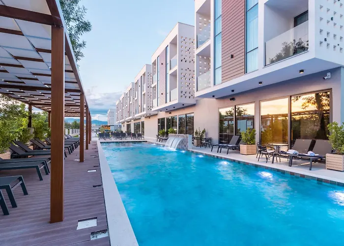 Trio Resort