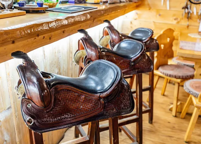 Country Saloon