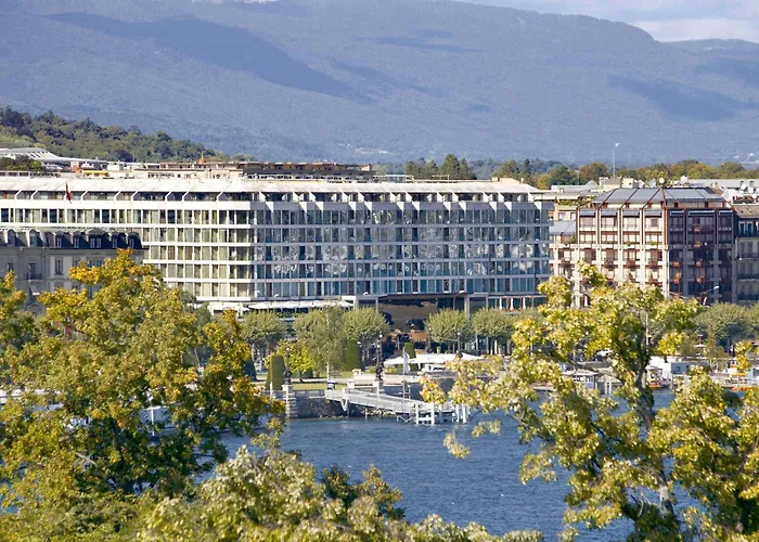 Geneva Beach hotels