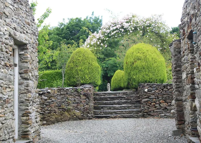 Woodhill House