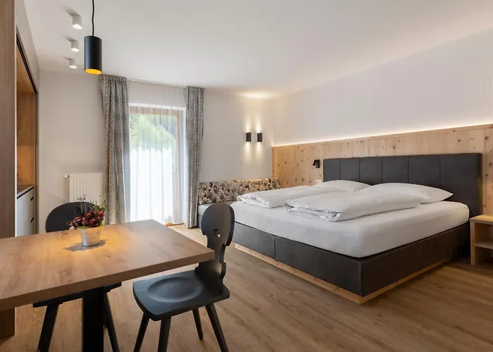 Zur Bruecke Apartments And Rooms - Your Home In Heart Of South Tyrol, With Brixencard Franzensfeste