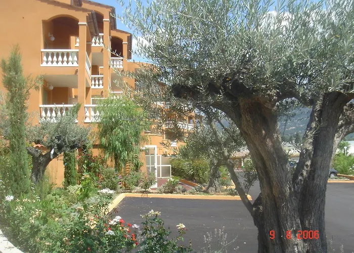 Appart Hotel Lou Castelet